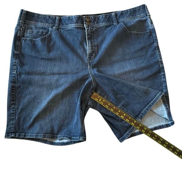 Lane Bryant High Rise Tighter Tummy Fit Bermuda Denim Jean Shorts Blue Size 26 - Picture 6 of 6